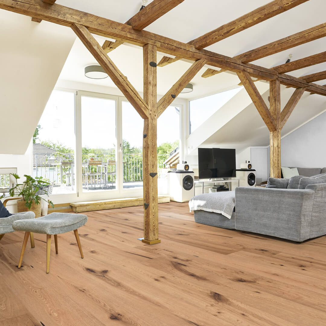 Hochwertiger Parkettboden Emden aus Eiche – Klickparkett und Fertigparkett zum einfachen Verlegen. Robustes Echtholz Parkett mit natürlicher Optik für stilvolle Wohnräume