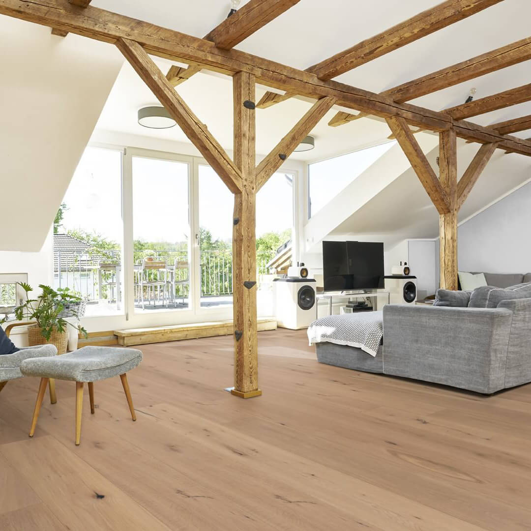 Hochwertiger Parkettboden Peine aus Eiche – Klickparkett und Fertigparkett zum einfachen Verlegen. Robustes Echtholz Parkett mit natürlicher Optik für stilvolle Wohnräume