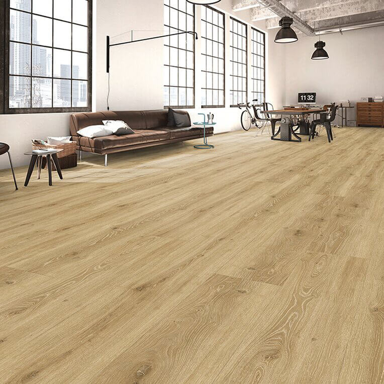 Vinylboden in Eiche Holzoptik – Landhausdielen Design Luxemburg aus der QuickFit Pro Kollektion, einfache Verlegung, modern und pflegeleicht, erhältlich bei vinylshop24