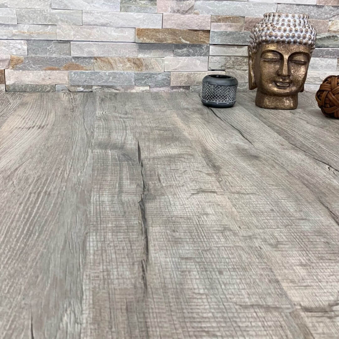 Günstiger und moderner Vinylboden – wasserdichtes Klick-Vinyl in edler Landhausdielen-Optik mit Maserung und Struktur - Vinylshop24