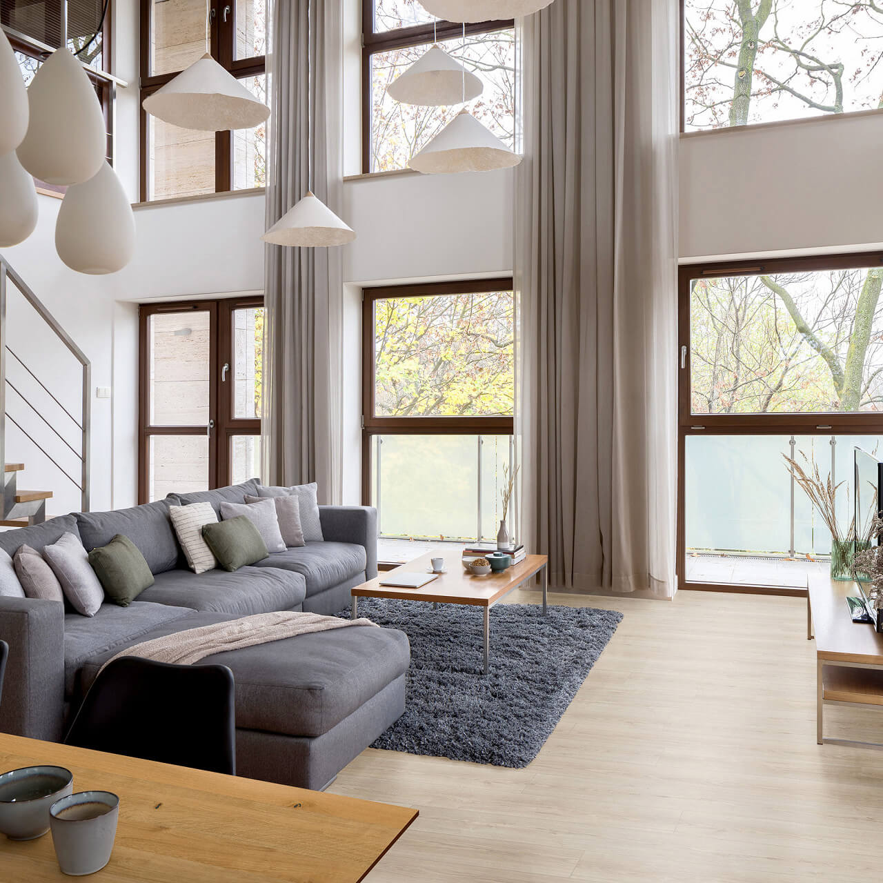 Laminat Eiche Konstanz in Holzoptik Landhausdielen. Laminatboden bei Vinylshop24. Einfache Verlegung, robust & pflegeleicht.