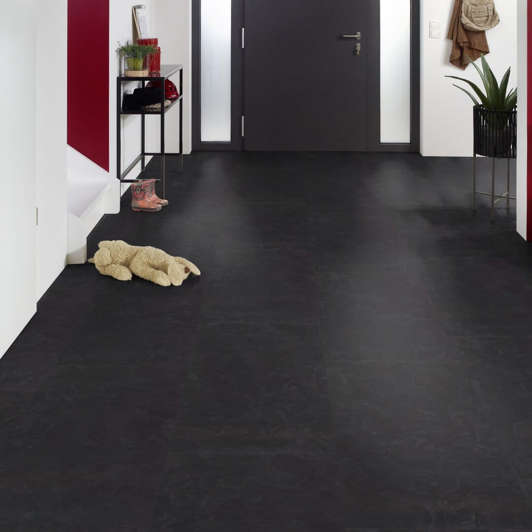 Elegantes Vinyl in Schiefer-Optik – hochwertiges Klick-Vinyl der EleganceLock-Serie Athen in schwarzer Fliesenoptik, wasserdicht und stilvoll, jetzt bei vinylshop24 erhältlich