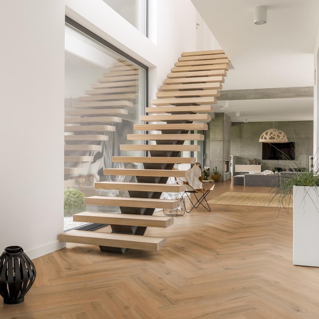 Vinylboden im Fischgrät Design – edles Klick-Vinyl in Eiche-Holzoptik aus der EleganceLock-Kollektion, modern, wasserdicht und pflegeleicht, erhältlich bei vinylshop24