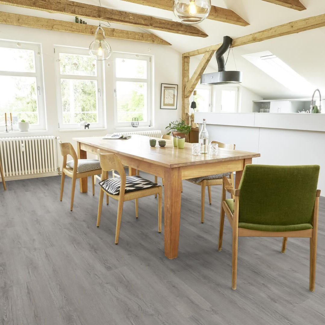 Günstiger und moderner Vinylboden – wasserdichtes Klick-Vinyl in edler Landhausdielen-Optik, erhältlich bei vinylshop24